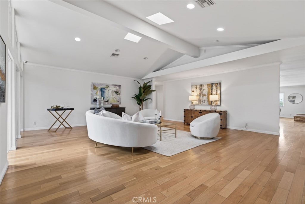 Properties 4809 Lowell Avenue