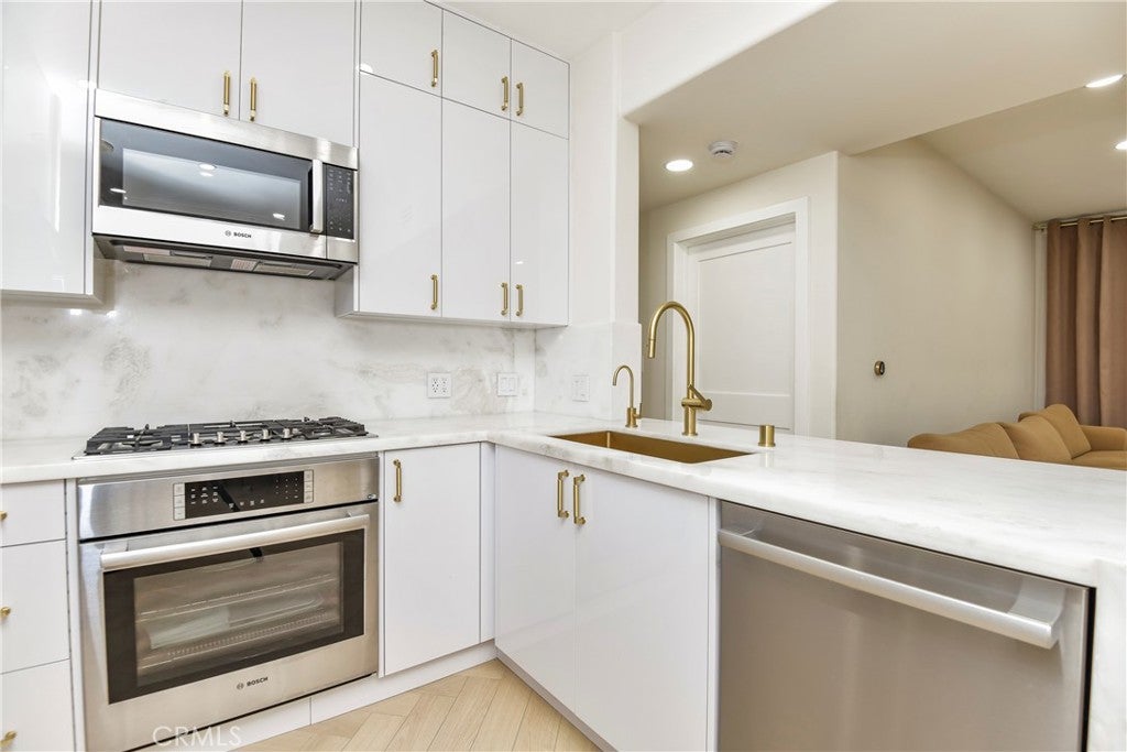 250 n first st 321