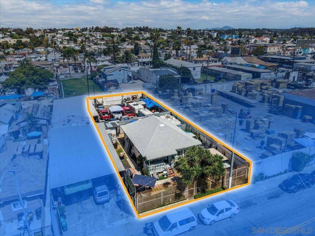 2946 Commercial Street