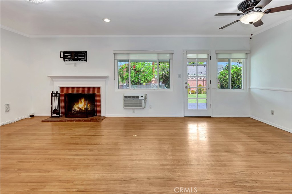 1241 E Eastwood Drive
