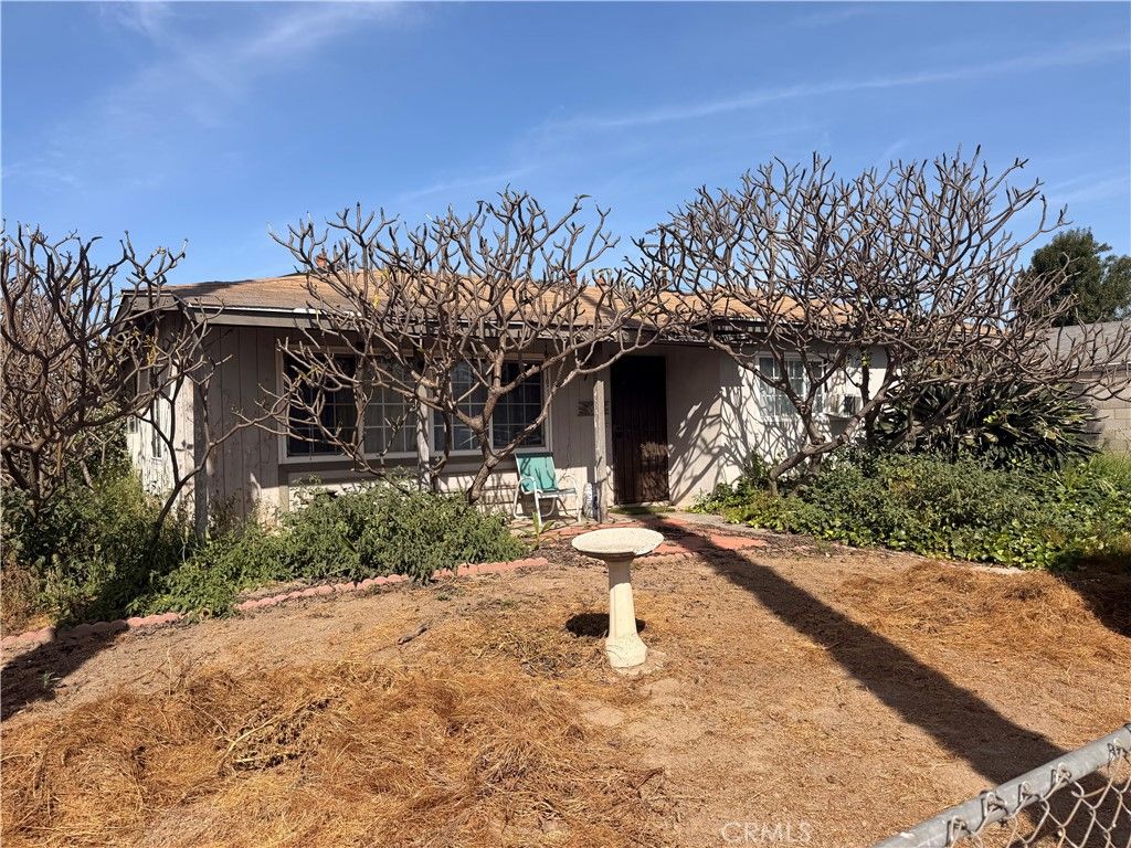 Photo of 13321 Siemon Ave, Garden Grove, CA 92843 (MLS # IV26071831)