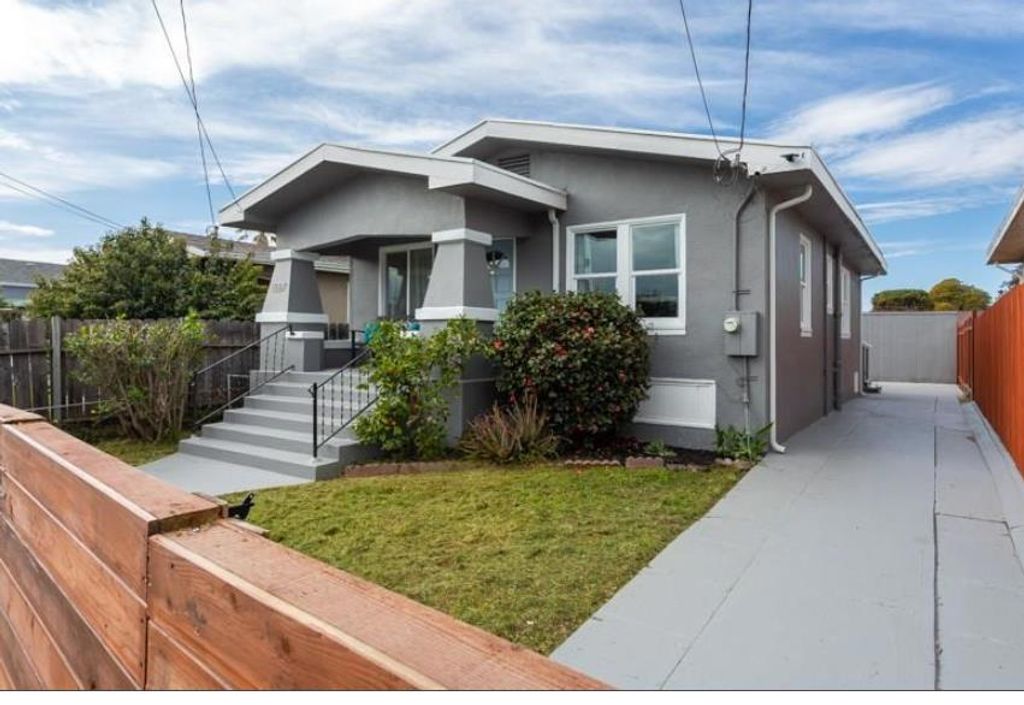 Photo of 1557 79th Avenue, Oakland, CA 94621 (MLS # ML82026829)