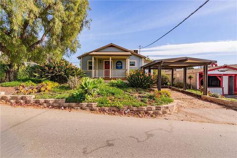 Photo of 140 W Hawthorne Street, Fallbrook, CA 92028 (MLS # OC25090318)
