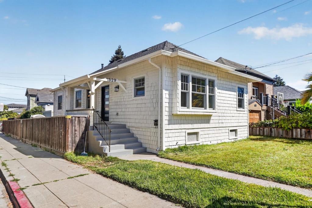 1529 Pacific Avenue