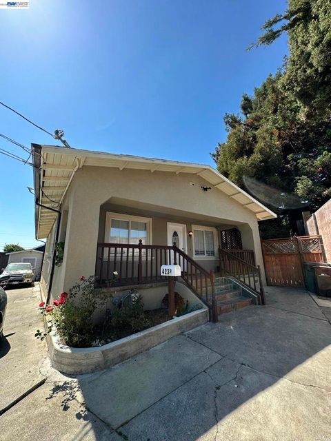Photo of 4239 Quigley Pl, Oakland, CA 94619 (MLS # 41130634)