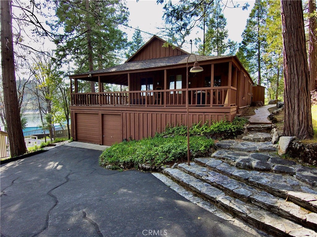 39121 Lake Drive