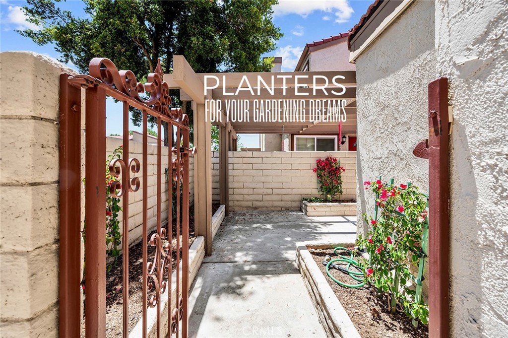2706 Via Colina