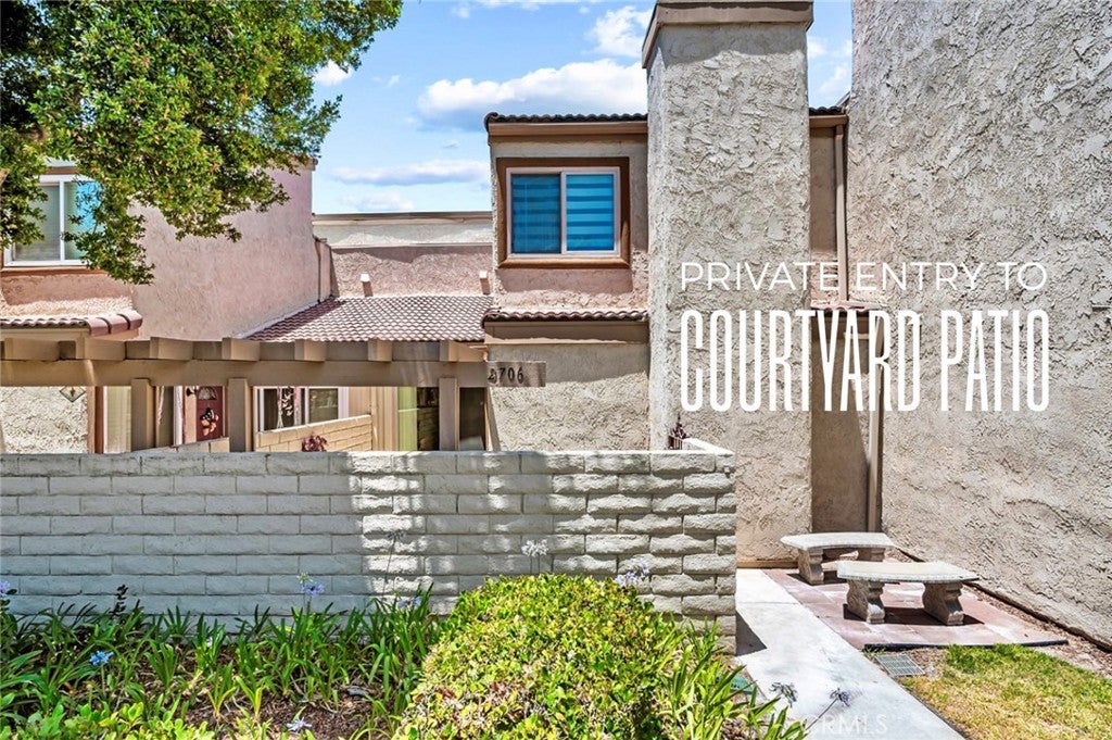 2706 Via Colina