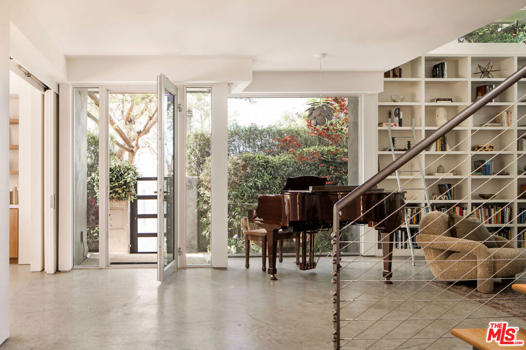 700 El Medio Avenue