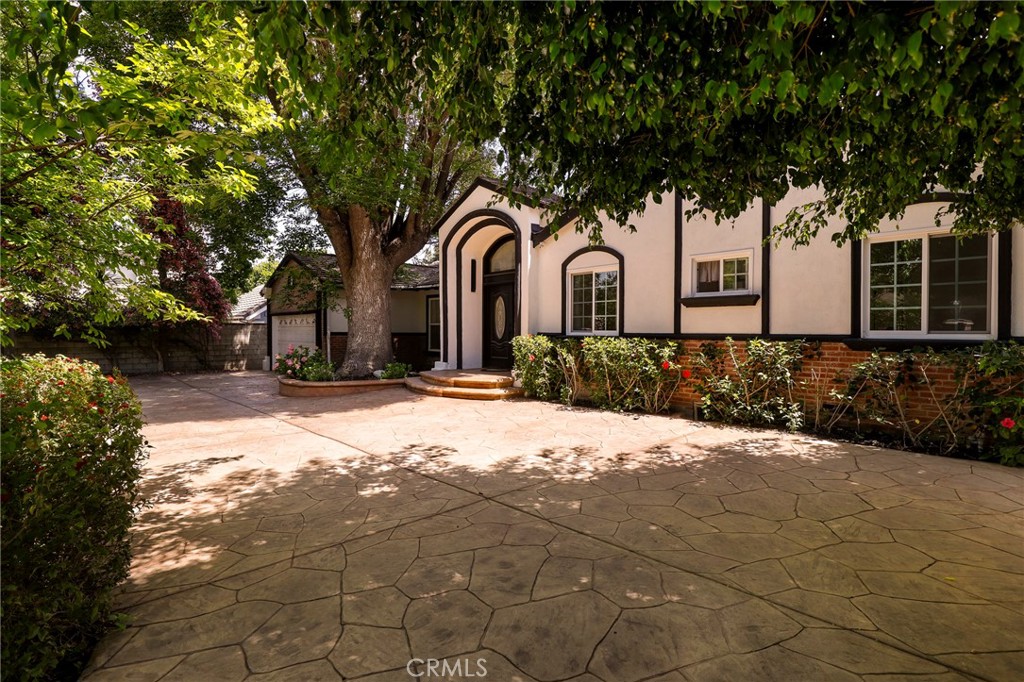 4428 Saugus Avenue
