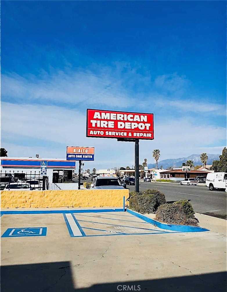 185 E Foothill Boulevard