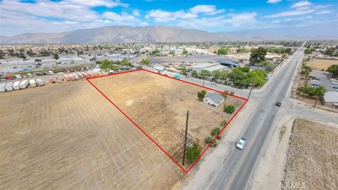 Photo of 1011 W 7th St St, San Jacinto, CA 92582 (MLS # CV26060497)