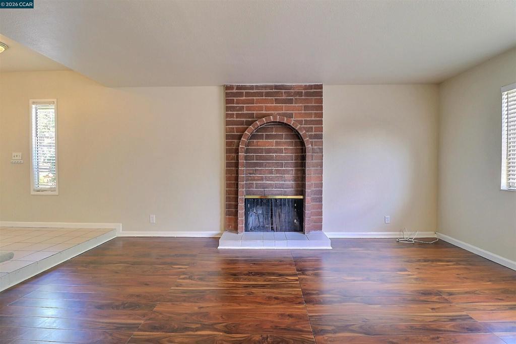 126 Woodview Ct