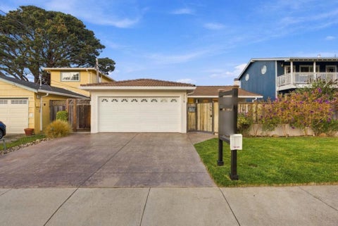 Photo of 715 Montezuma Drive, Pacifica, CA 94044 (MLS # ML82057173)