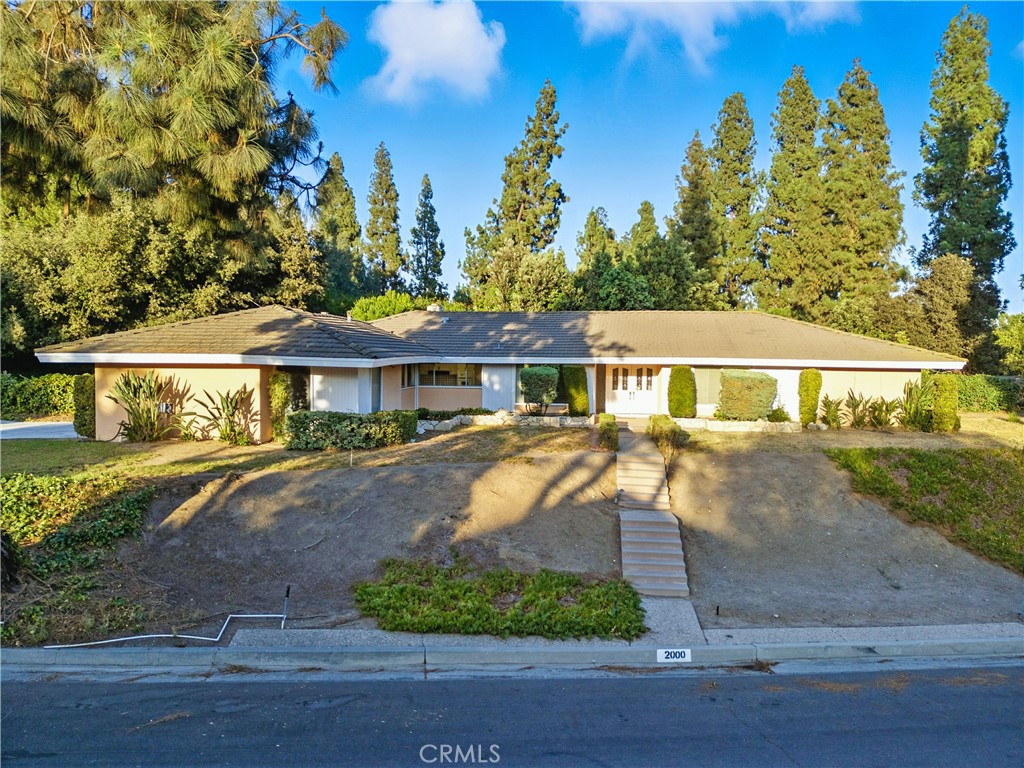 Entertainers Delight. With some TLC, make this your dream home in a highly sought after community of Fullerton. This 4bd 2.5ba open floorplan home is conveniently located near shopping mall, restaurants, and entertainment. Centrally located near some of the most highly desired schools in Fullerton. Don't miss this opportunity.