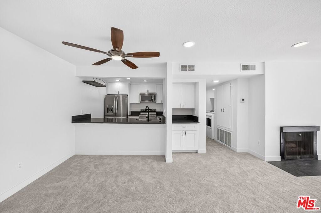 3481 Stancrest Drive 211