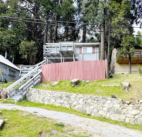 726 Golden Lake Arrowhead CA 92352