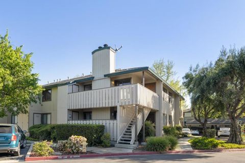 Photo of 1473 Alma Loop, San Jose, CA 95125 (MLS # ML82040910)