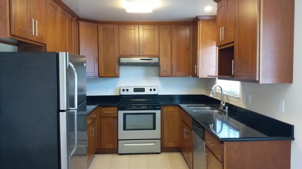 Completely remodeled bright and open unit. Near schools, shops, hospital, Bart and train stations; with easy access to both 101 and 280 freeways. No pets. No Smoking. Immediate Occupancy.