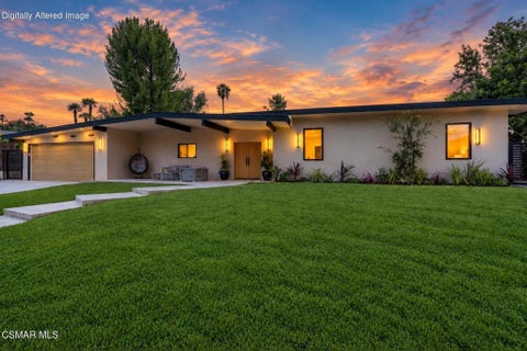 Photo of 4405 Brookford Avenue, Woodland Hills, CA 91364 (MLS # 226004601)