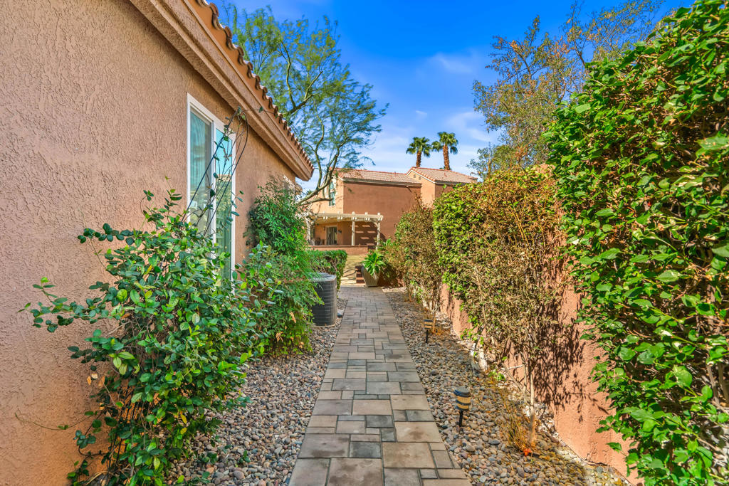 Oasis Country Club - Residential