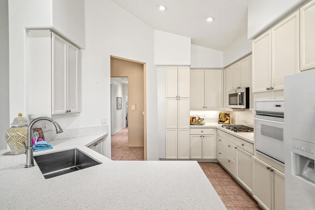 Oasis Country Club - Residential