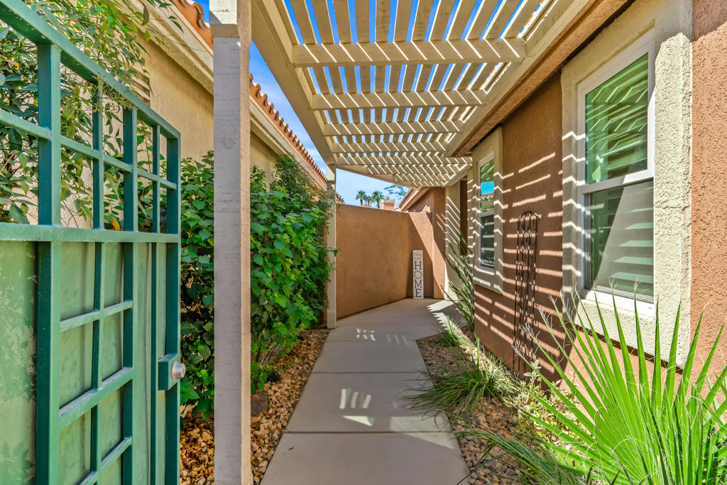 Oasis Country Club - Residential