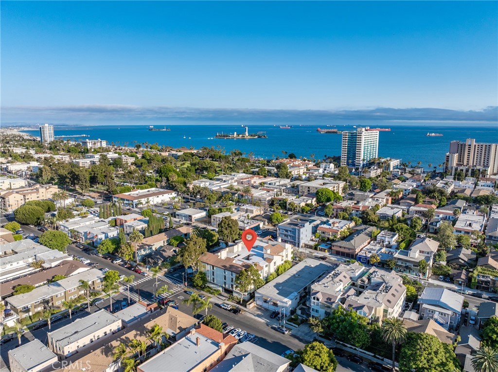 **Beautiful Remodeled Beachside Condo – Prime Long Beach Location**
Welcome to this beautifully renovated 2-bedroom, 2-bathroom condo offering 1,346 sqft of stylish and comfortable living space. This home has been thoughtfully upgraded — featuring brand new flooring, fresh interior paint, a modern kitchen with new cabinetry, countertops, and stainless steel appliances, as well as updated bathrooms with sleek finishes.
Located in a premium Long Beach neighborhood, this condo is just a short walk to the beach, where you can enjoy coastal living at its finest. The spacious layout provides an open and airy feel, perfect for both relaxing and entertaining.
Additional highlights include two dedicated parking spaces and a well-maintained community setting. Whether you're looking for a full-time residence or a beachside getaway, this move-in-ready condo offers exceptional value and location.
Don't miss this opportunity to live near the ocean in a like-new home!