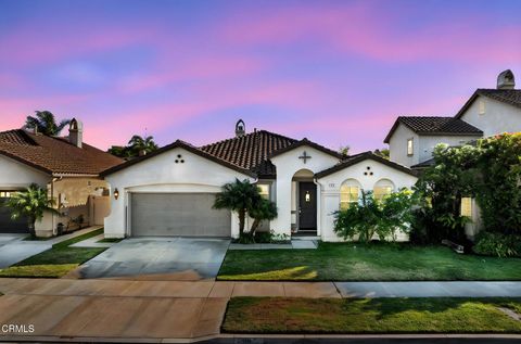 Photo of 3514 Dunkirk Drive, Oxnard, CA 93035 (MLS # V1-32923)