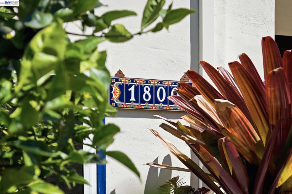 1800 Versailles Ave