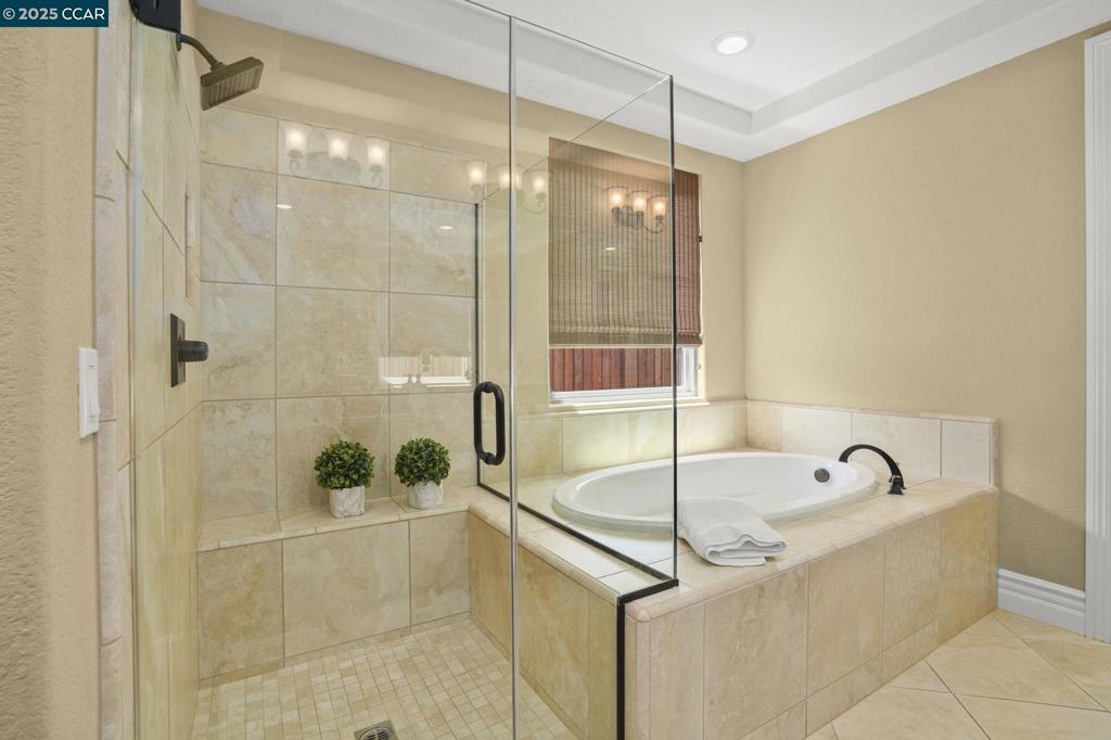 TRILOGY VINEYARDS - Residential