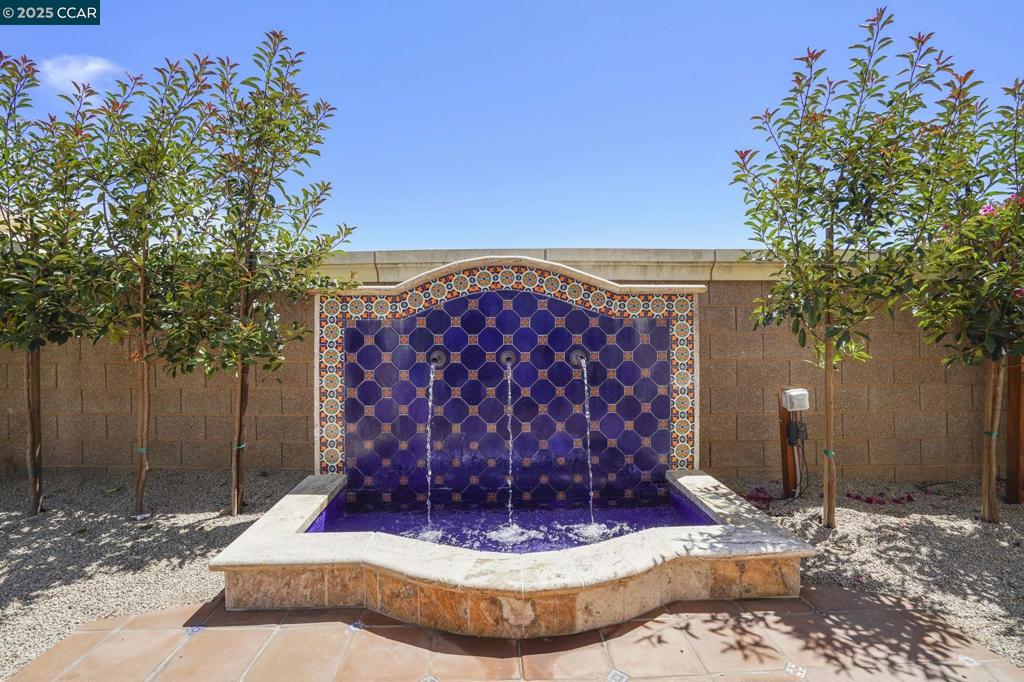 TRILOGY VINEYARDS - Residential