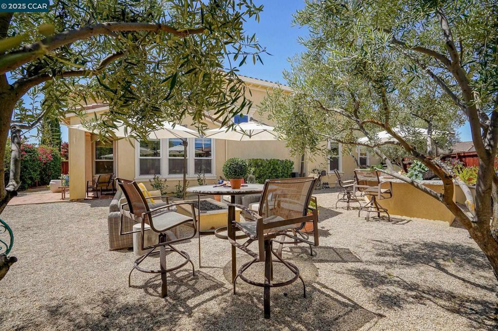 TRILOGY VINEYARDS - Residential