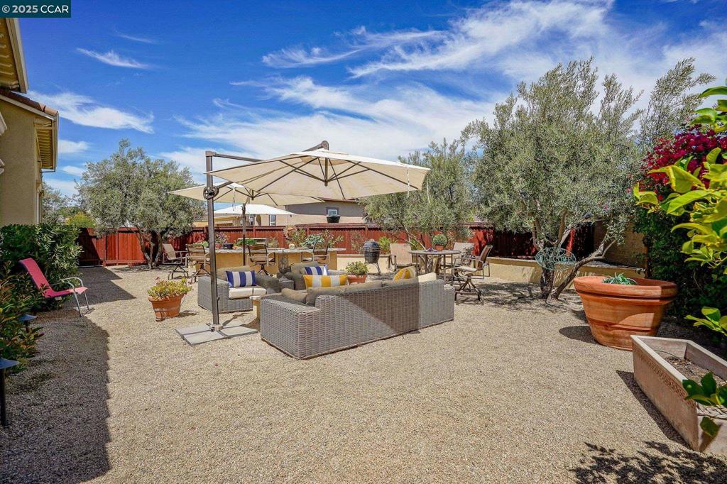 TRILOGY VINEYARDS - Residential