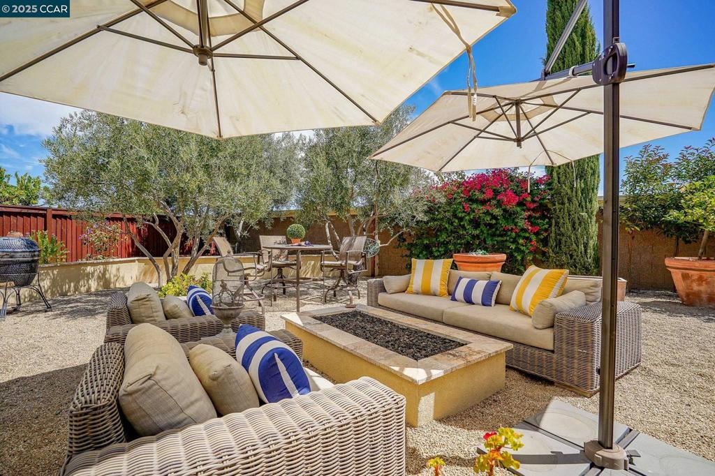 TRILOGY VINEYARDS - Residential