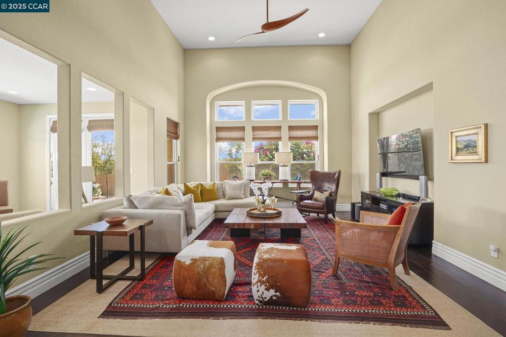 TRILOGY VINEYARDS - Residential