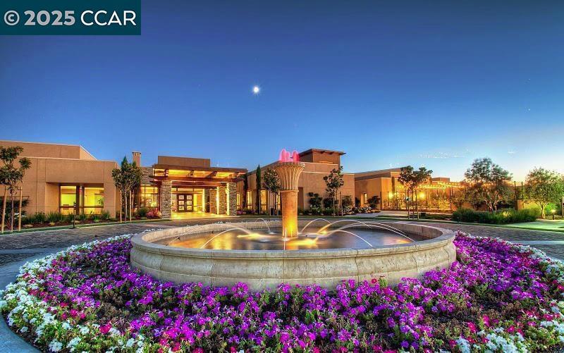 TRILOGY VINEYARDS - Residential