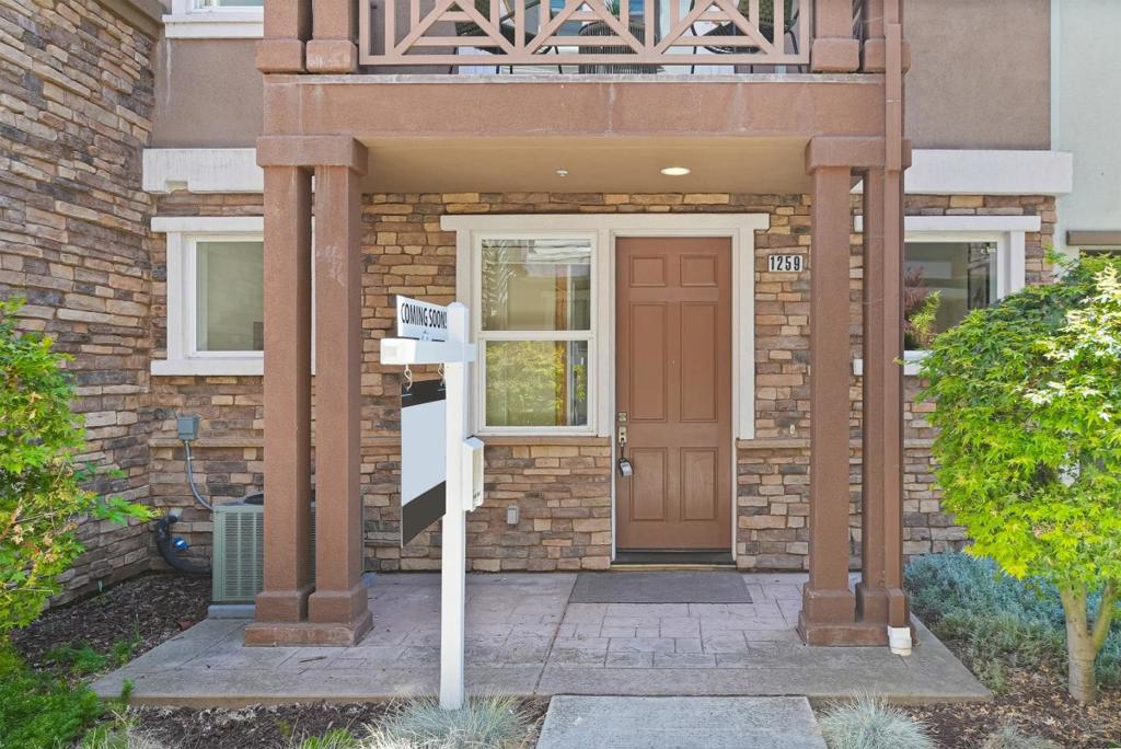 1259 Water Lily Way