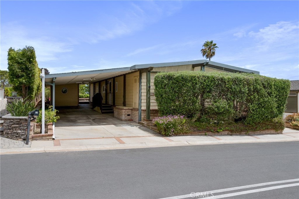 2275 W 25th 18