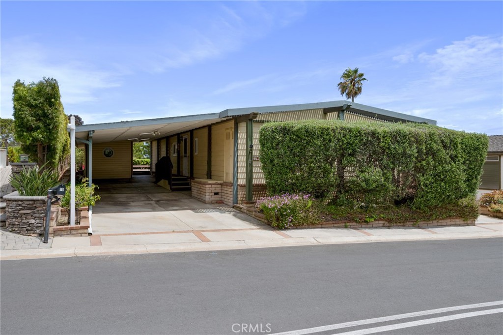 2275 W 25th 18