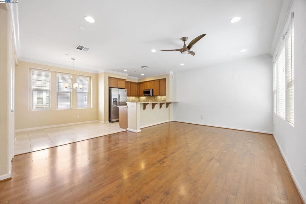 MONTAGE - Residential