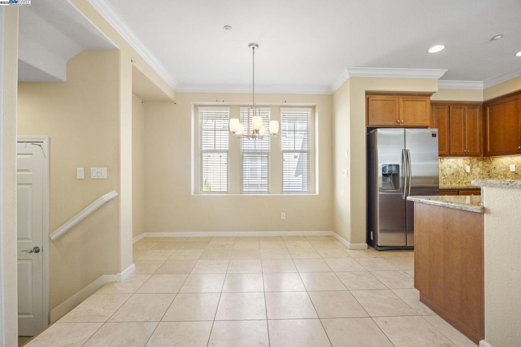 MONTAGE - Residential