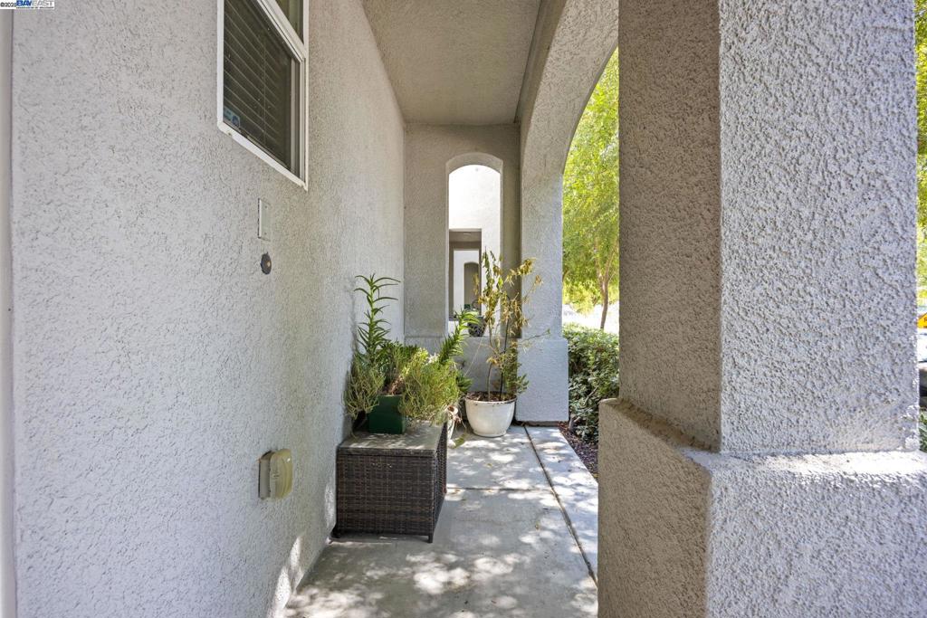 MONTAGE - Residential