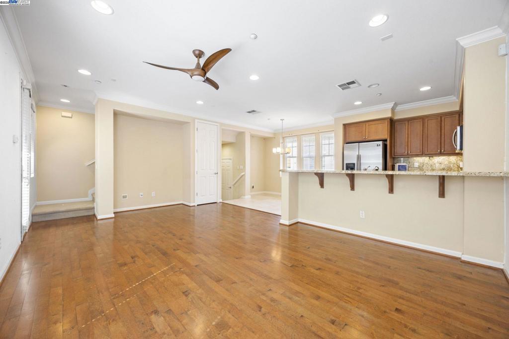 MONTAGE - Residential