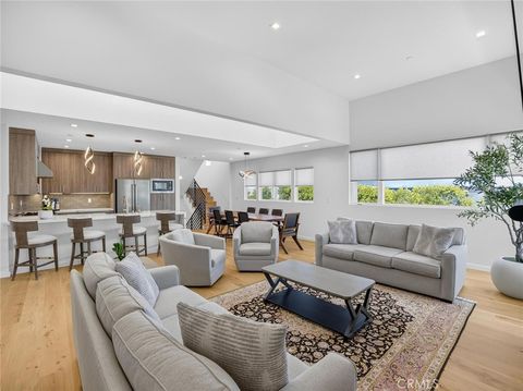 Photo of 1427 15th St, Manhattan Beach, CA 90266 (MLS # SB26041038)