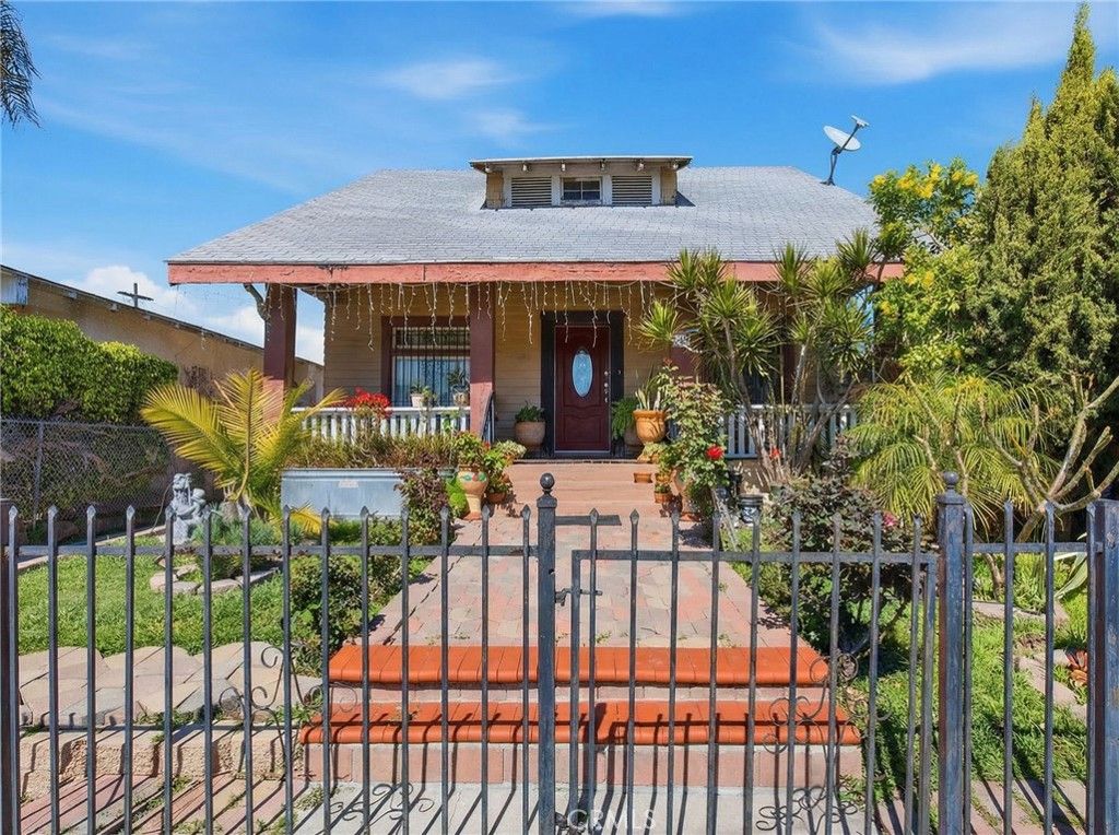 Photo of 123 E 65th Street, Los Angeles, CA 90003 (MLS # PW26047446)