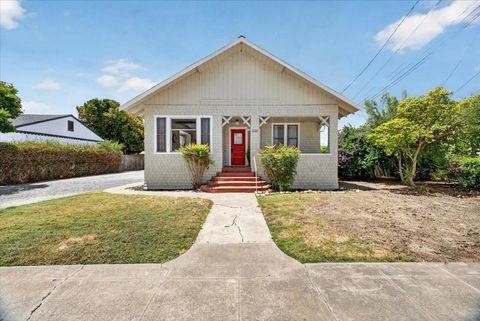 Photo of 1228 West Street, Hollister, CA 95023 (MLS # ML82054754)