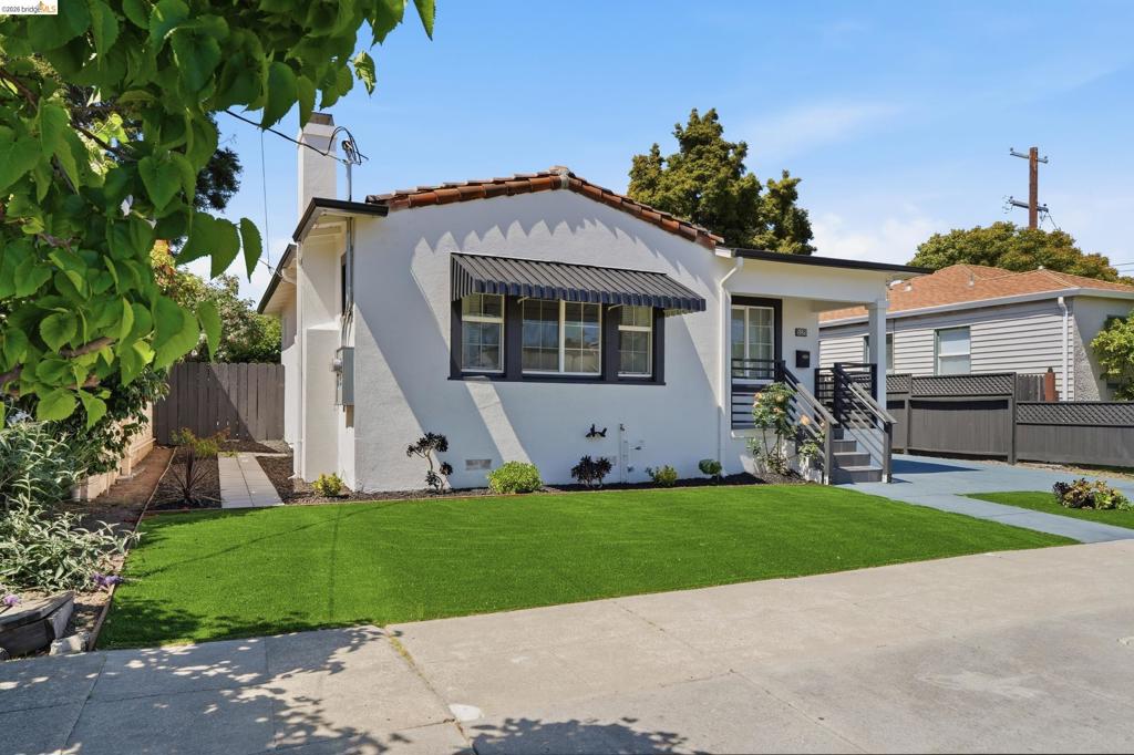 5125 Solano Ave