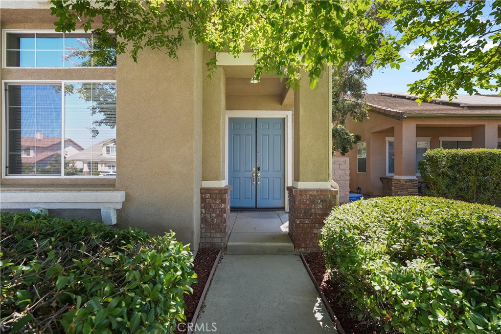 This spacious two-story home offers 5 bedrooms and 3 full bathrooms, including a downstairs bedroom and full bath, perfect for guests, extended family, or a home office setup. Inside, you’ll find brand new flooring throughout and a freshly painted interior, giving the home a modern, clean, and move-in ready feel. The layout is open and functional, with an abundance of natural light and flexible living spaces for both everyday comfort and entertaining.
Best of all, this home is located right next to Leon Park, offering easy access to walking trails, open green space, and a playground—perfect for outdoor living and recreation. Conveniently close to top-rated schools, shopping, dining, and major commuter routes, this home checks all the boxes.
Schedule your private tour today!