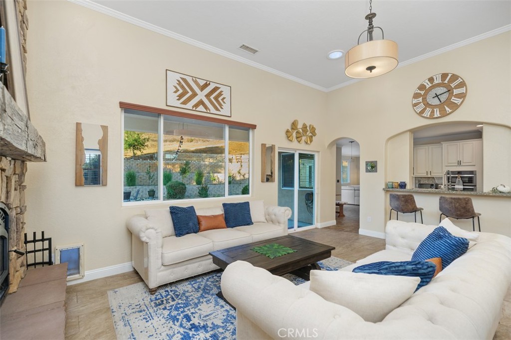 45600 la cruz dr.